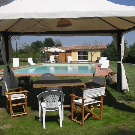 Tenuta Daussie' بيت للعطل *